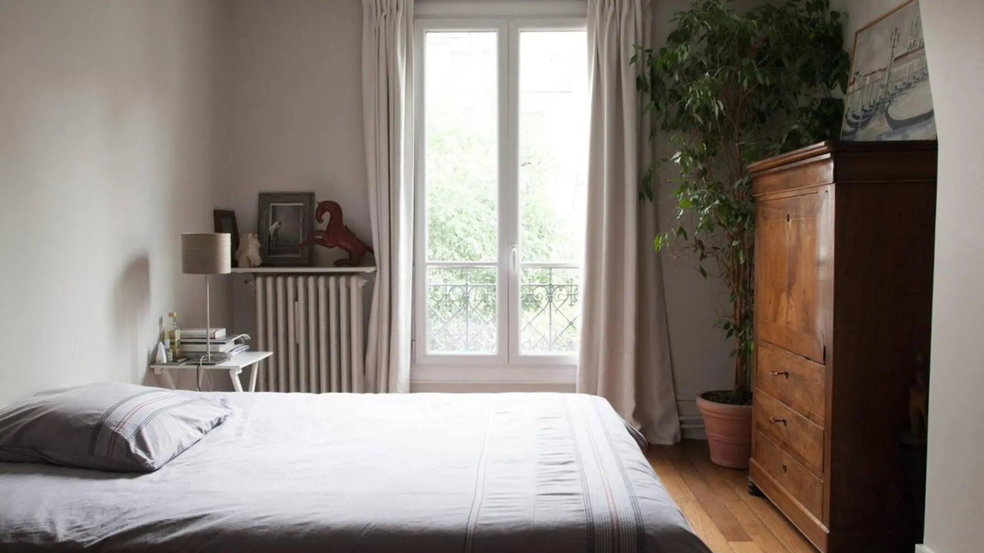 パリSo Cute 55M2 And Quiet With A Courtyard Gardenアパートメント フランス
