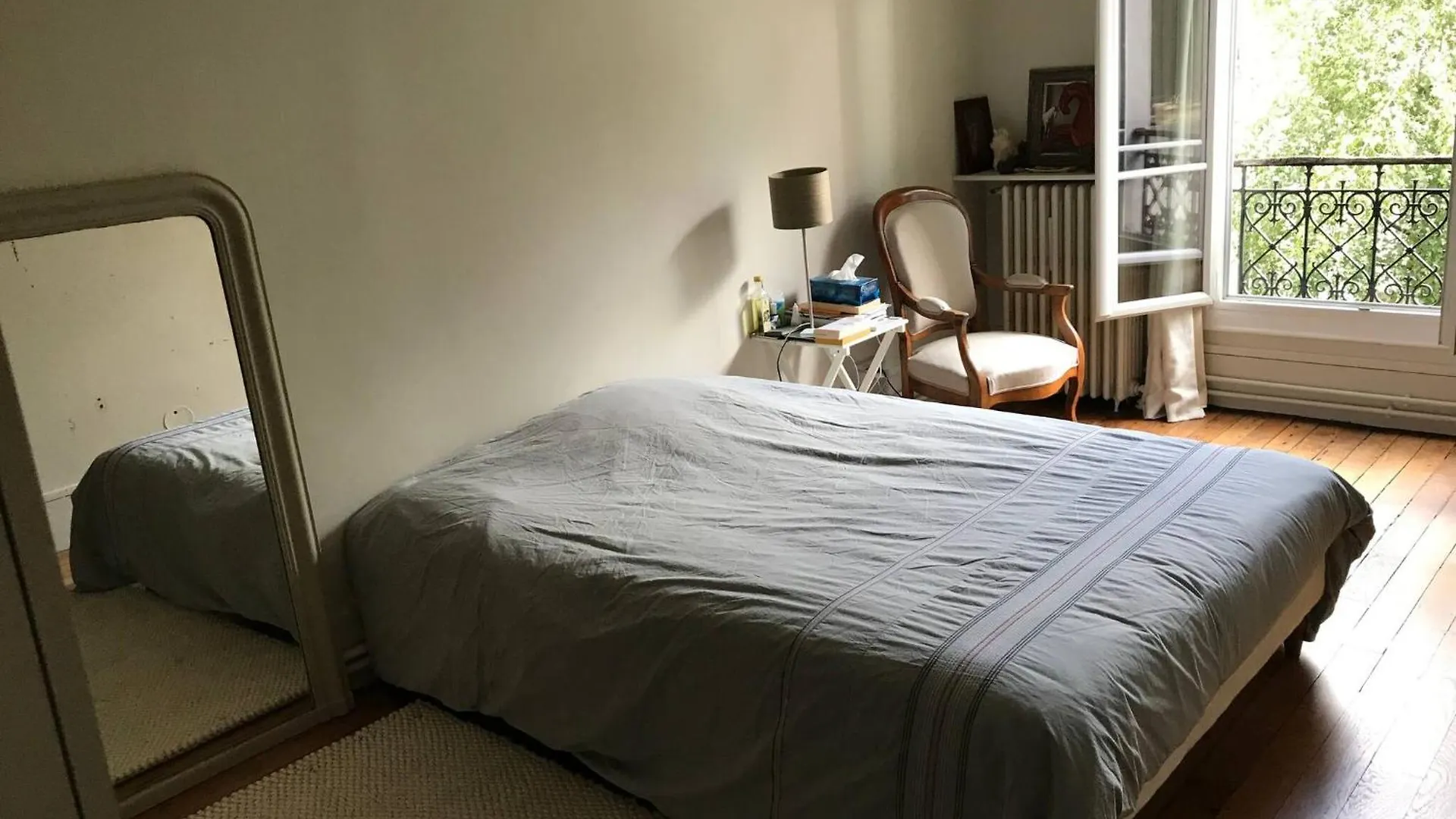 So Cute 55M2 And Quiet With A Courtyard Garden Apartment Paris 0*,  France