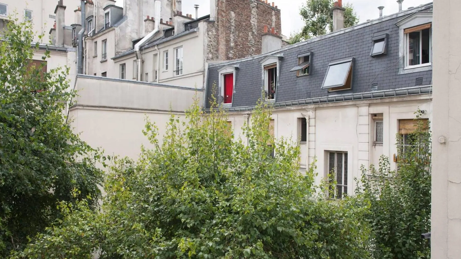 So Cute 55M2 And Quiet With A Courtyard Garden Apartment Paris